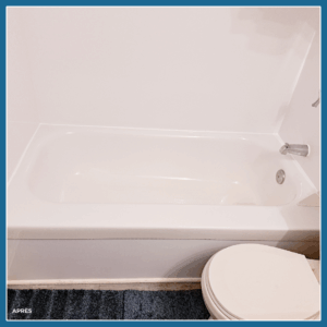 Installation d'une coquille de bain & plafond en acrylique (2)